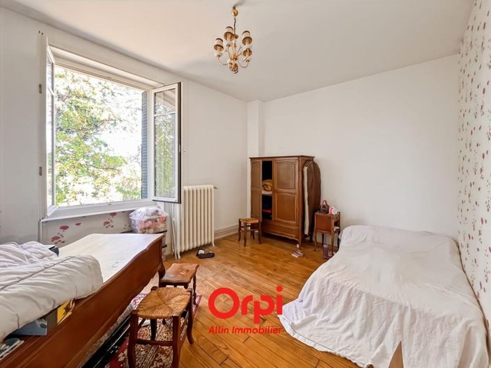 Image No.21-5 Bed House for sale