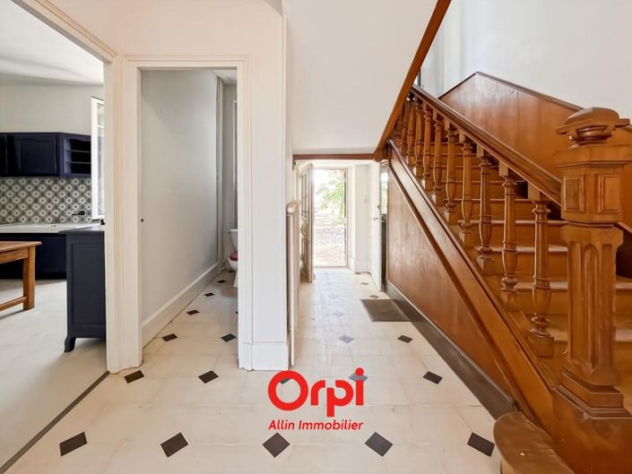 Image No.24-5 Bed House for sale