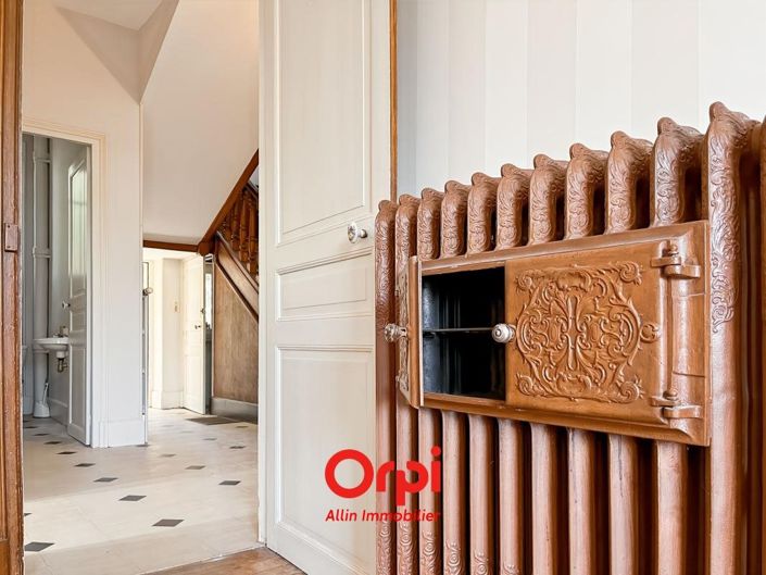 Image No.30-5 Bed House for sale