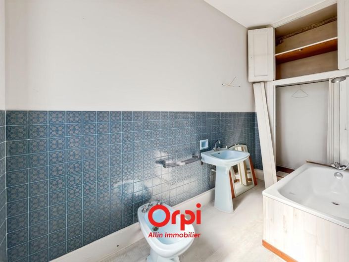 Image No.38-5 Bed House for sale