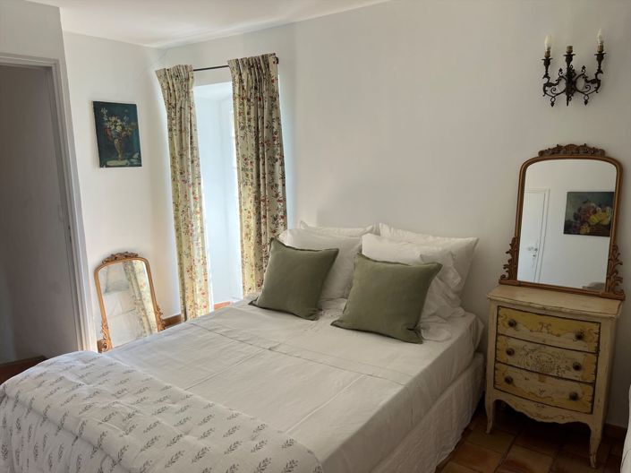 Image No.16-7 Bed Property for sale