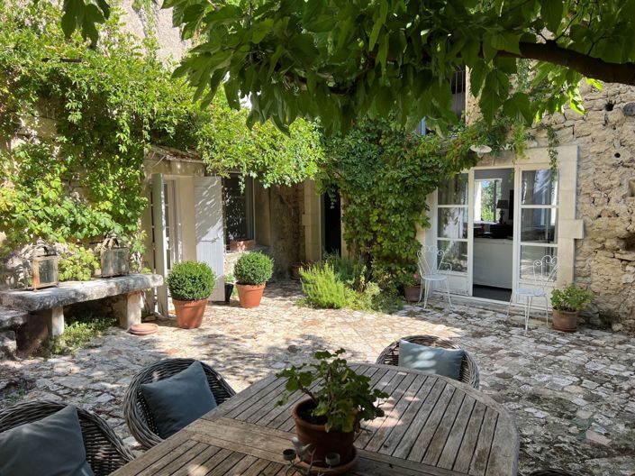 Image No.5-7 Bed Property for sale