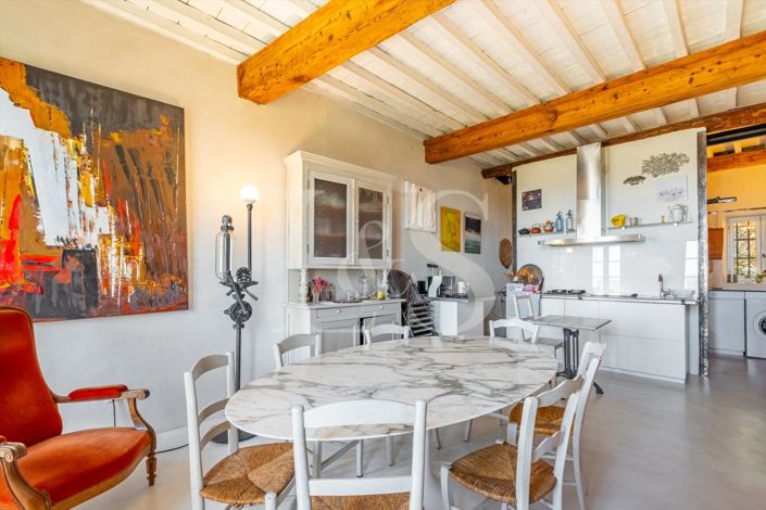 Image No.6-5 Bed House for sale