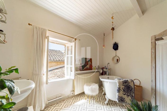 Image No.6-3 Bed House for sale