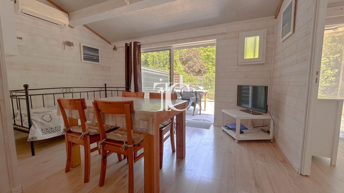 Image No.8-5 Bed House for sale