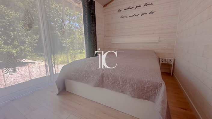 Image No.9-5 Bed House for sale