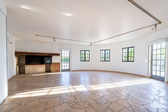 Image No.7-5 Bed House for sale