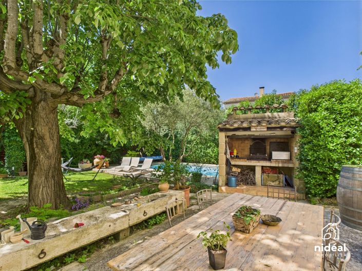 Image No.2-8 Bed House for sale