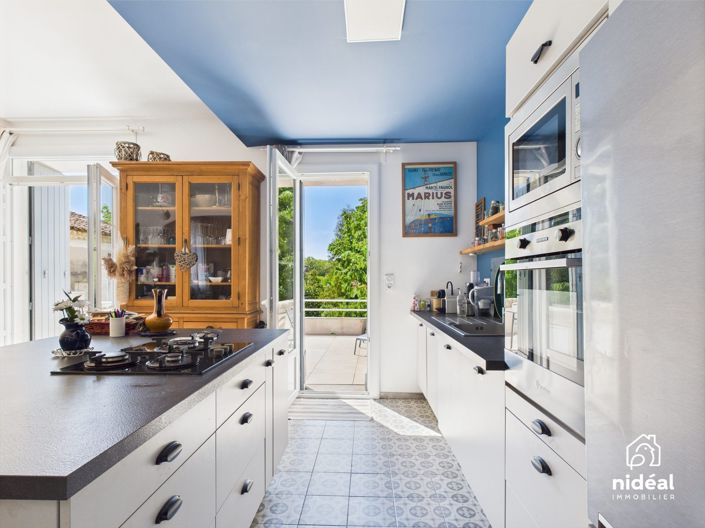 Image No.4-8 Bed House for sale