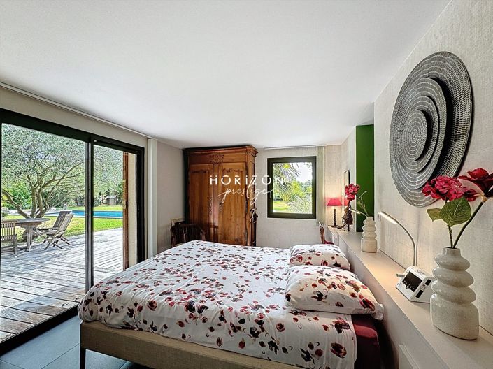 Image No.18-4 Bed Property for sale