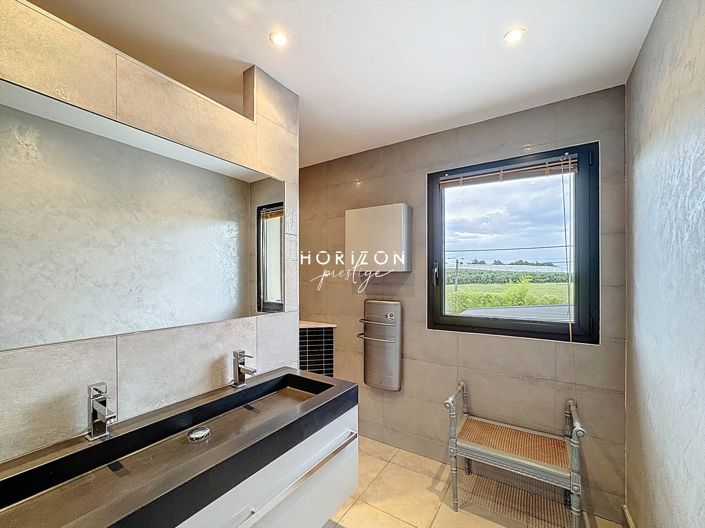 Image No.19-4 Bed Property for sale
