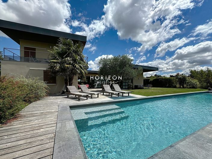 Image No.26-4 Bed Property for sale