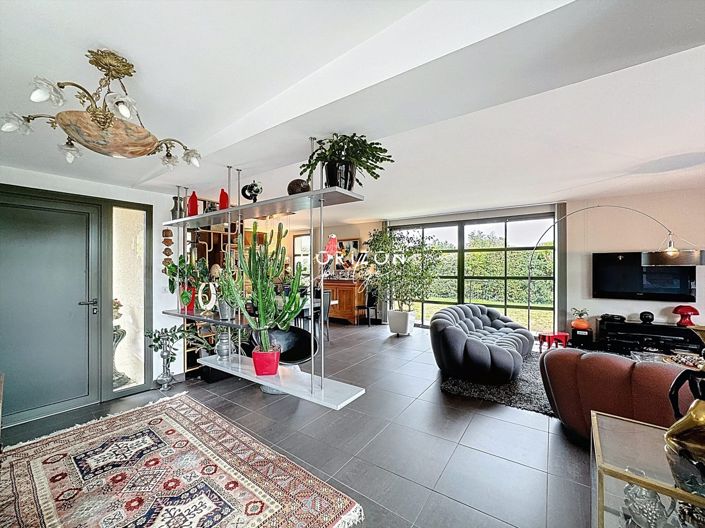 Image No.4-4 Bed Property for sale