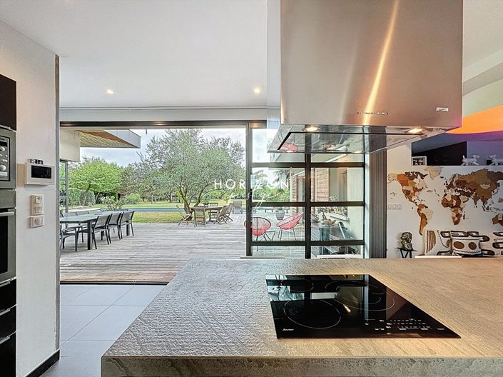 Image No.6-4 Bed Property for sale