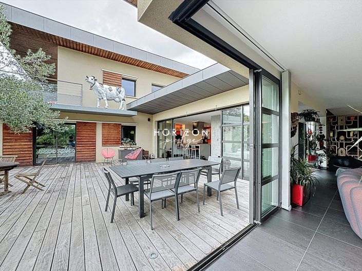 Image No.9-4 Bed Property for sale