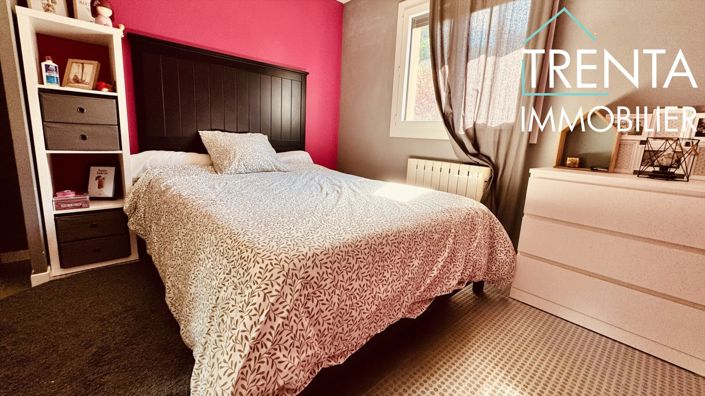 Image No.18-4 Bed House for sale