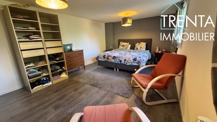Image No.8-4 Bed House for sale