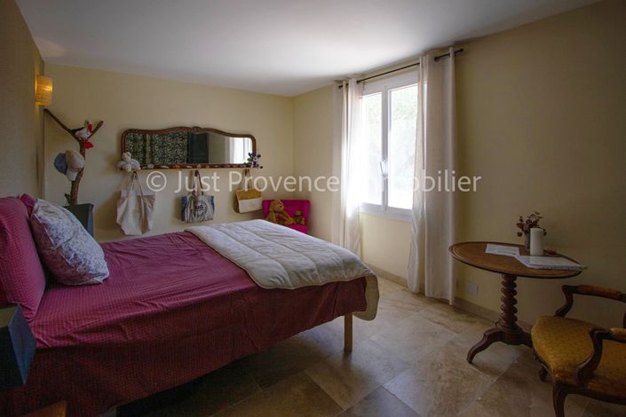 Image No.15-4 Bed House for sale