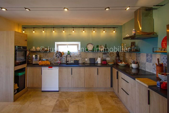 Image No.8-4 Bed House for sale