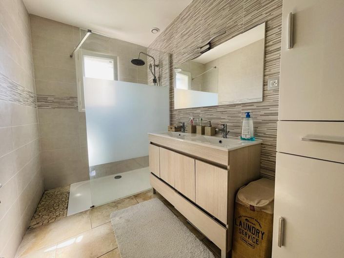 Image No.3-5 Bed House for sale