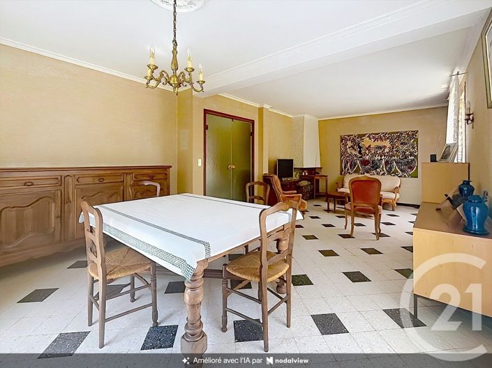 Image No.12-5 Bed House for sale