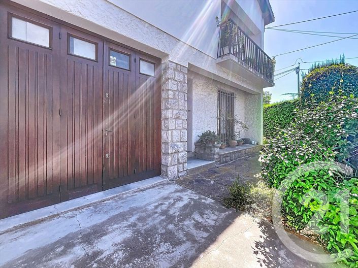 Image No.2-5 Bed House for sale
