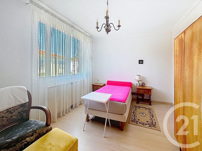 Image No.22-5 Bed House for sale