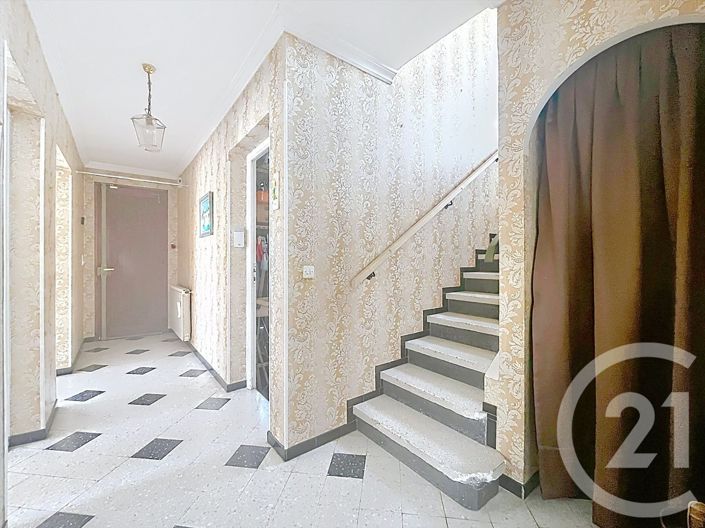 Image No.7-5 Bed House for sale
