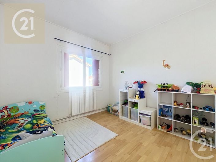 Image No.15-5 Bed House for sale