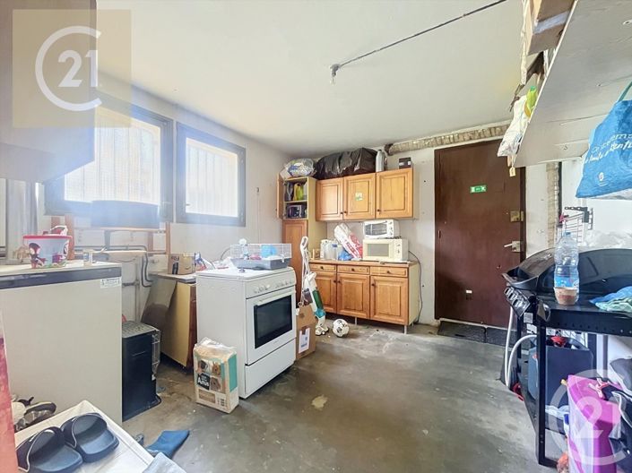 Image No.18-5 Bed House for sale