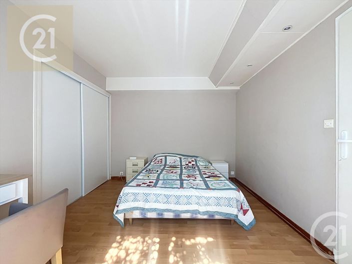 Image No.3-5 Bed House for sale