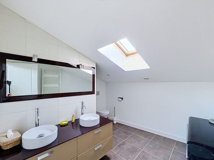 Image No.12-4 Bed House for sale