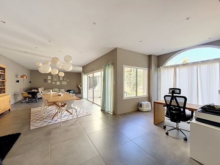 Image No.4-4 Bed House for sale