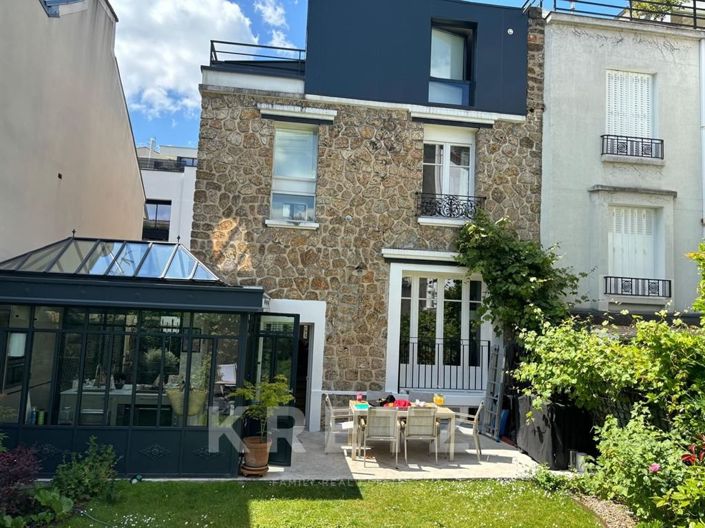 Image No.18-4 Bed House for sale