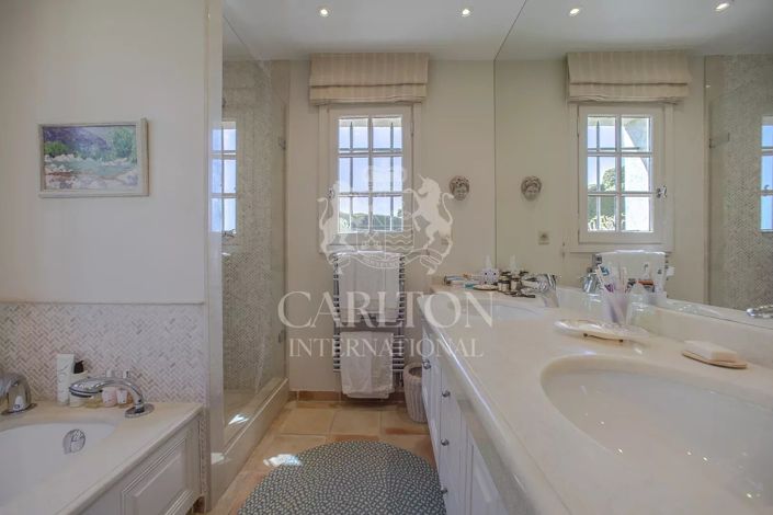 Image No.13-5 Bed House for sale