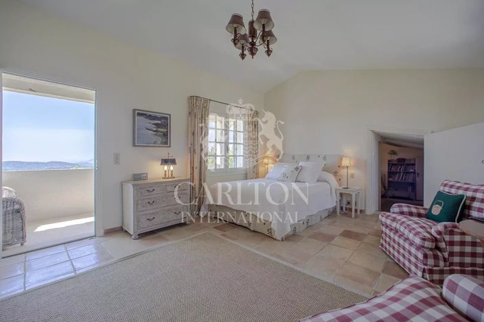 Image No.14-5 Bed House for sale