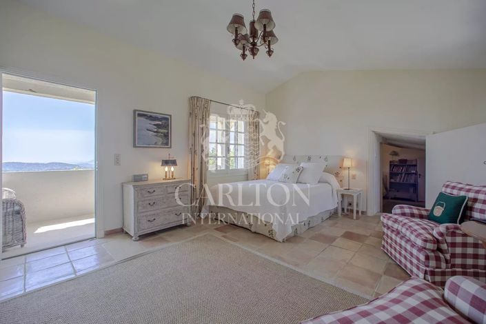 Image No.14-5 Bed House for sale