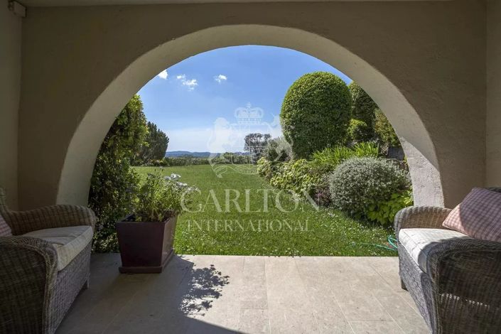 Image No.20-5 Bed House for sale