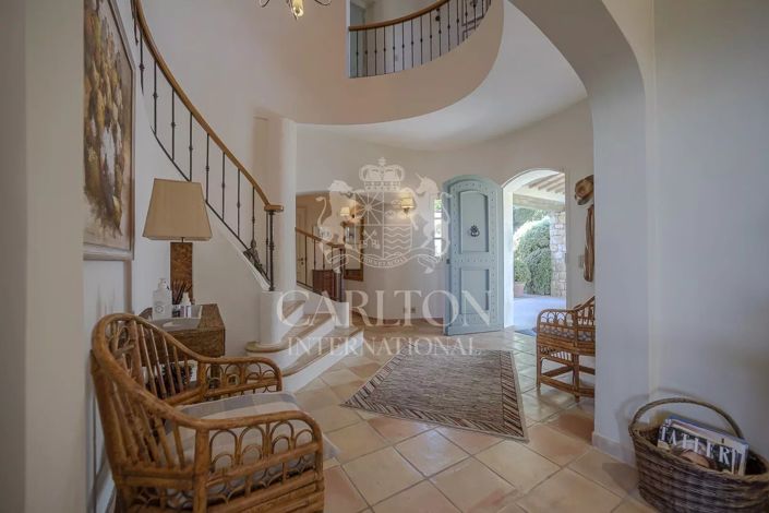 Image No.4-5 Bed House for sale