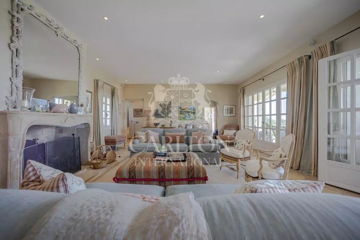 Image No.5-5 Bed House for sale