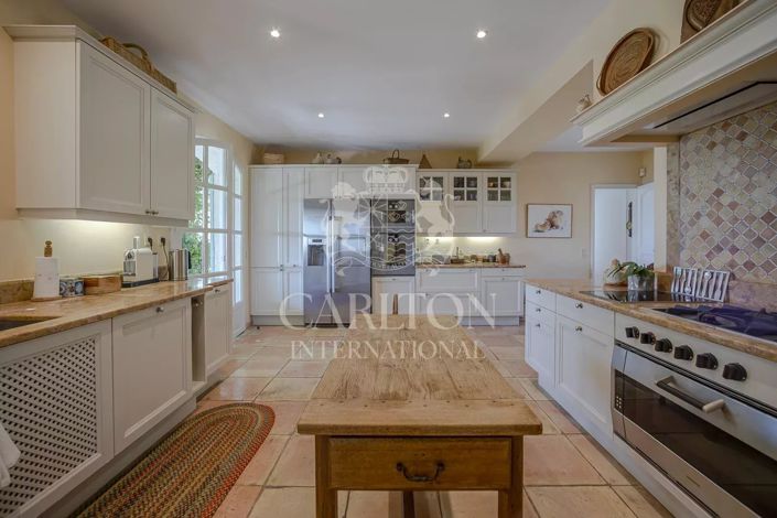 Image No.6-5 Bed House for sale