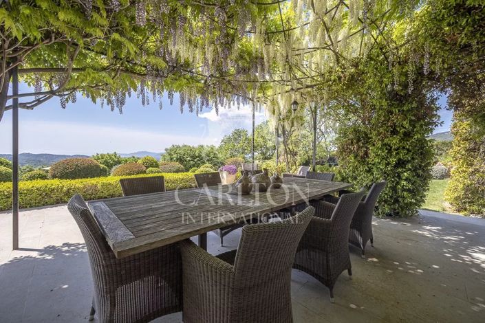 Image No.9-5 Bed House for sale