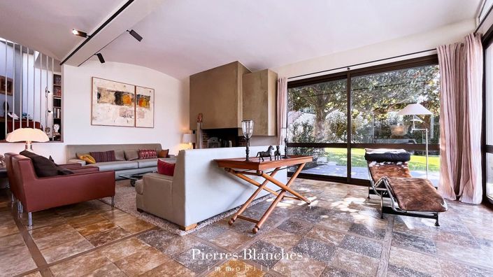 Image No.6-4 Bed House for sale