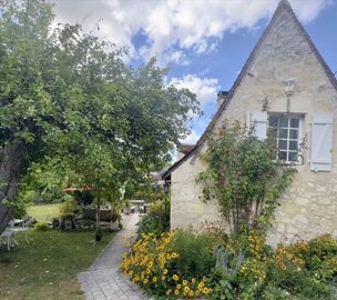 1 - Chinon, House