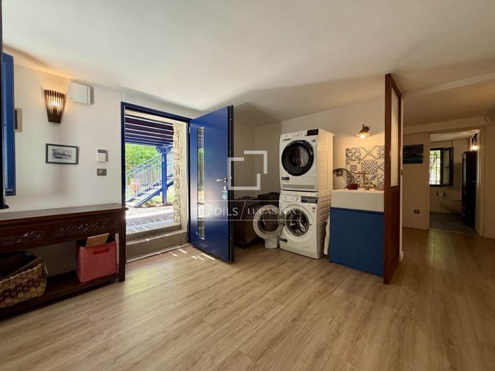 Image No.28-5 Bed House for sale