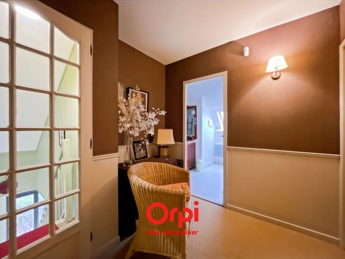 Image No.11-6 Bed House for sale