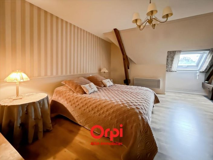 Image No.16-6 Bed House for sale