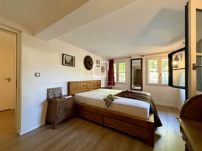 Image No.23-5 Bed House for sale