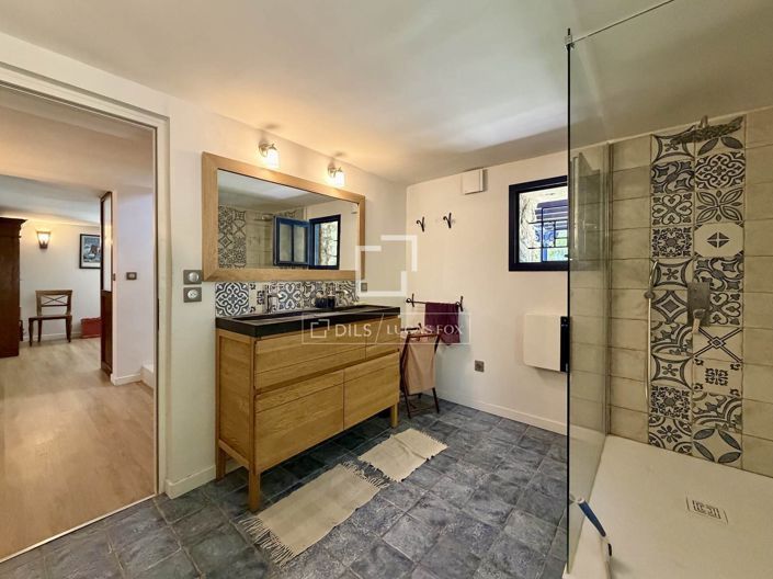 Image No.27-5 Bed House for sale