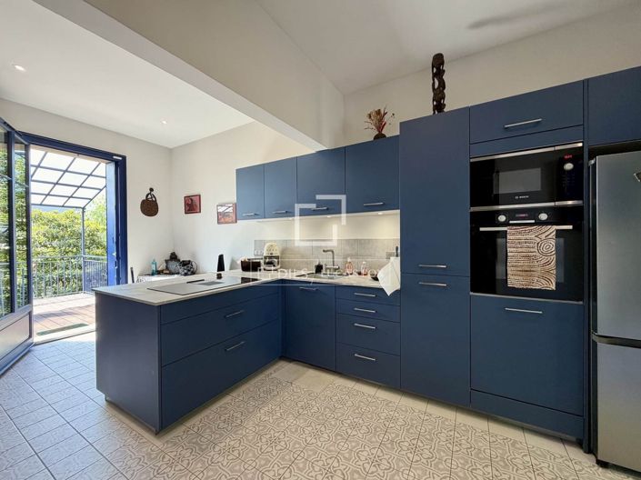 Image No.6-5 Bed House for sale